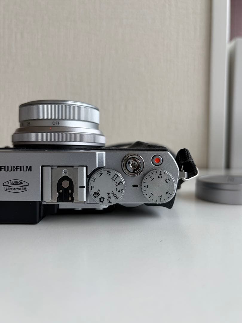 【超美品】FUJIFILM X30 コンパクトデジタルカメラ