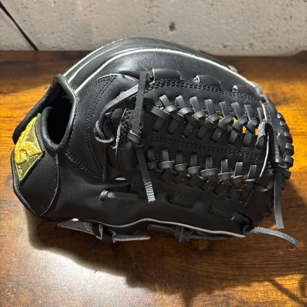 【最終値下げ】新品Glom グロム 軟式用グラブ 内野手用