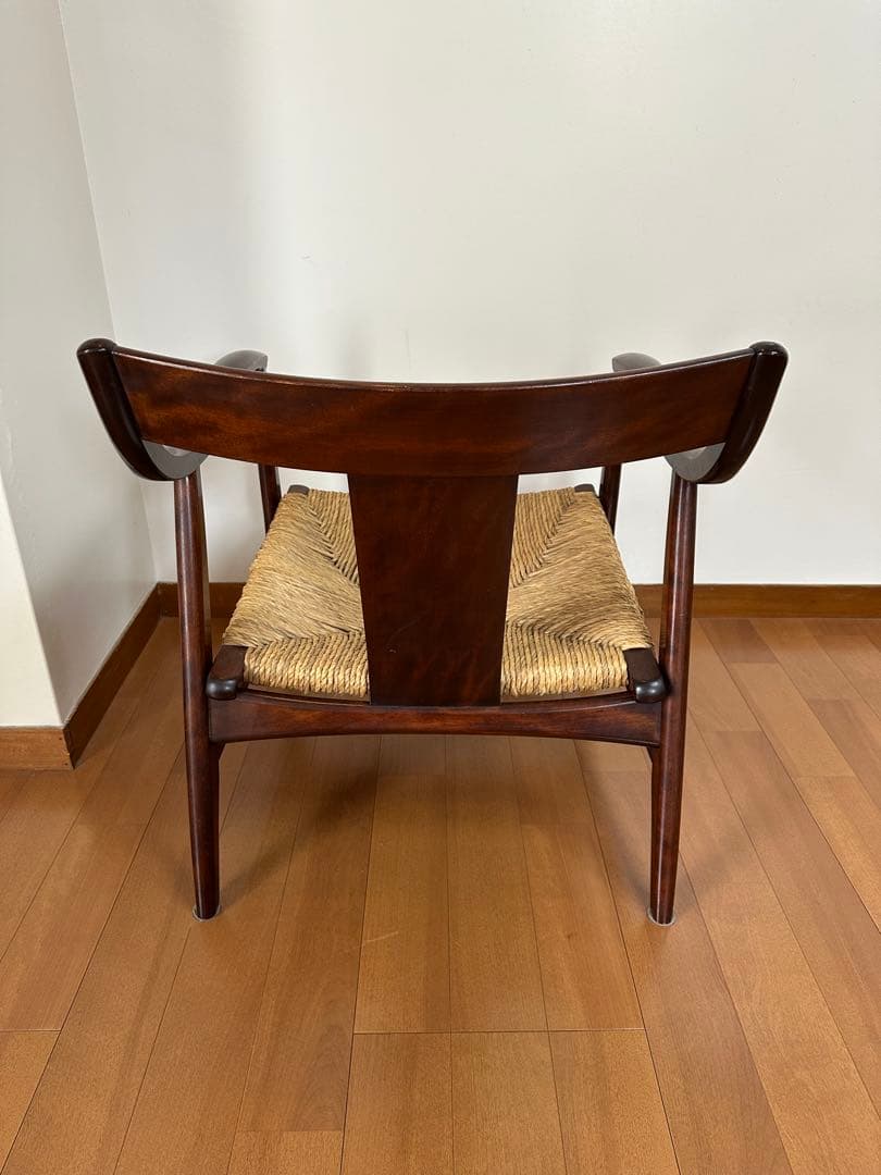 松本民芸家具　椅子　77型曲肘ラッシチェア　アームチェア　シール　作者名あり