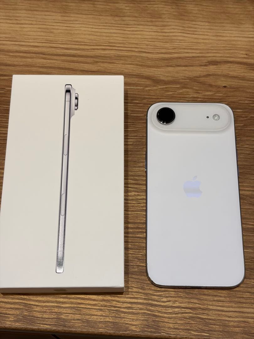 Apple iPhone Air ホワイト