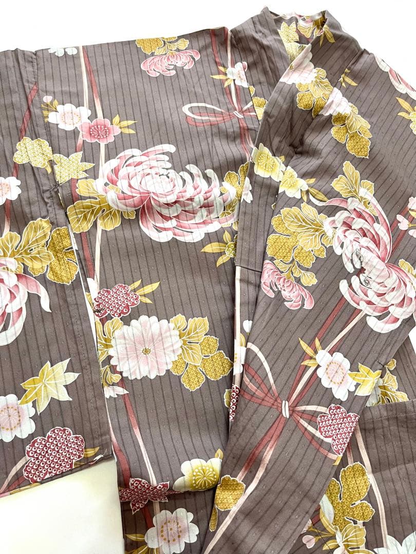 浴衣　ライトグレー　レトロ浴衣　着物風　大人女子