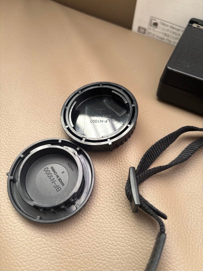 Nikon 1 J5 ミラーレス カメラ 本体と付属品 未使用品 デジカメ 一眼