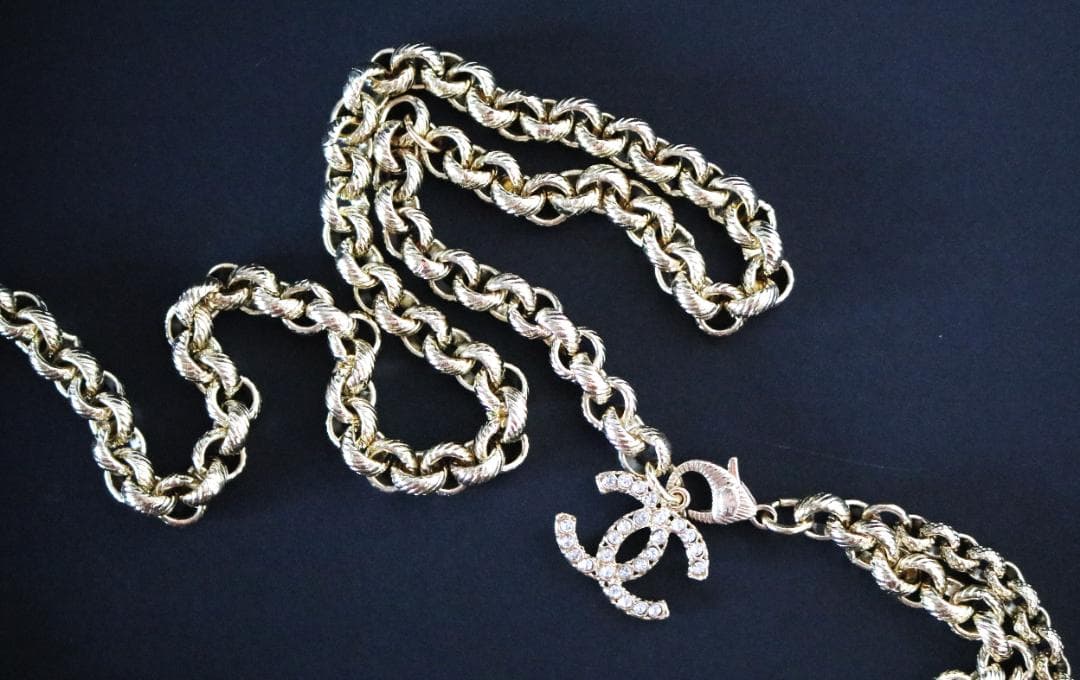 【美品】❤️CHANEL ❤️ゴールドトーンクリスタルのCCロゴチェーンベルト