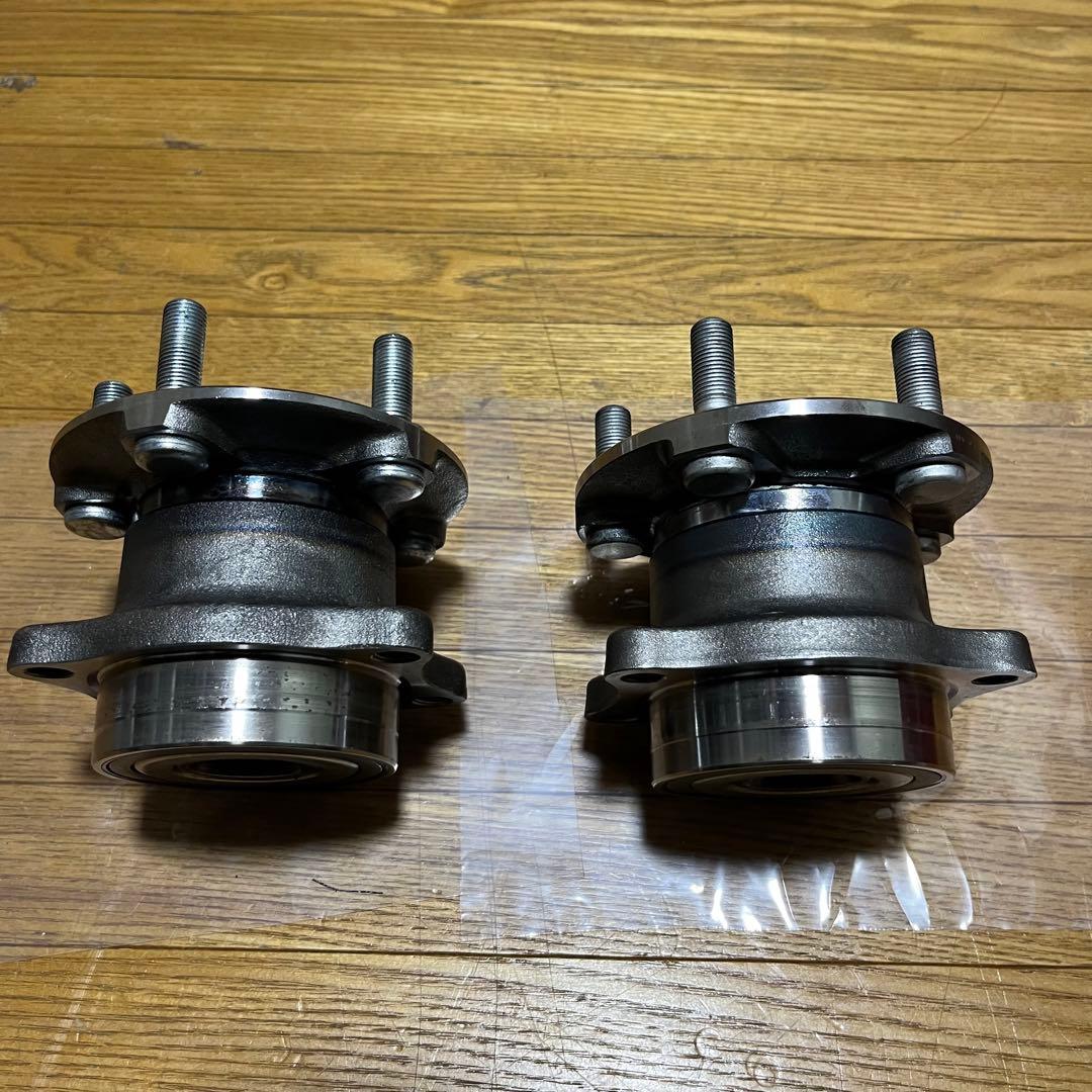 【美品】純正同等リアハブ