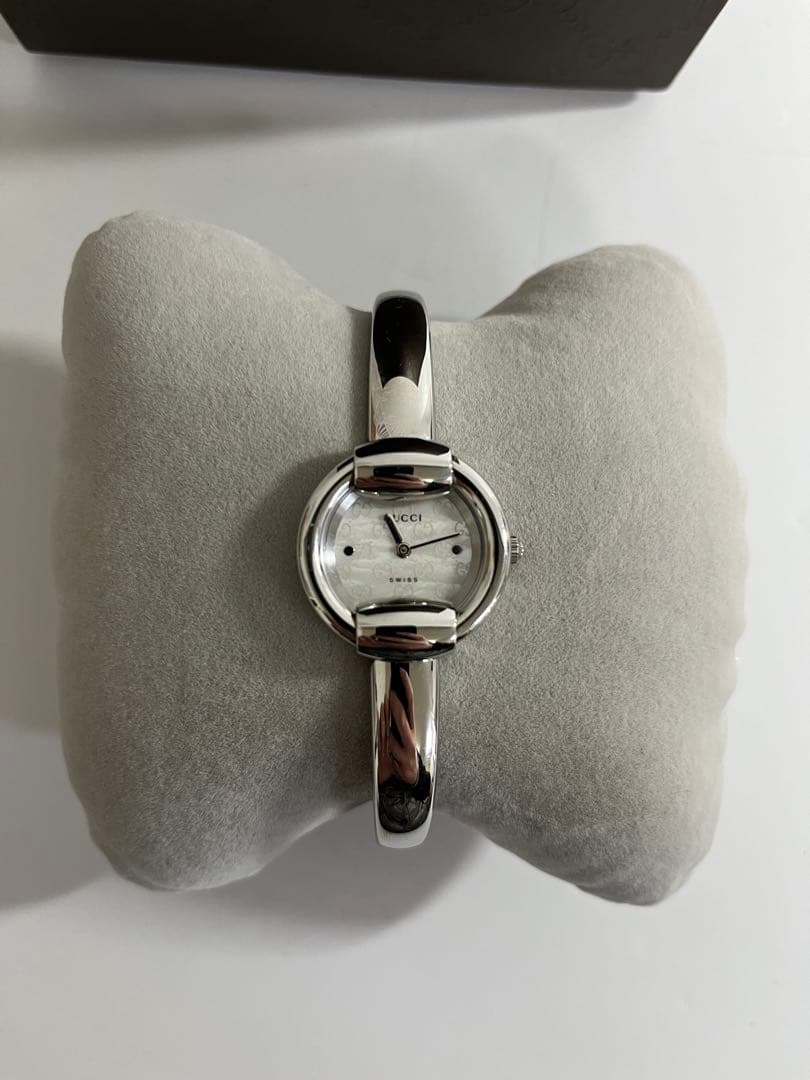 GUCCI シルバー アナログ時計