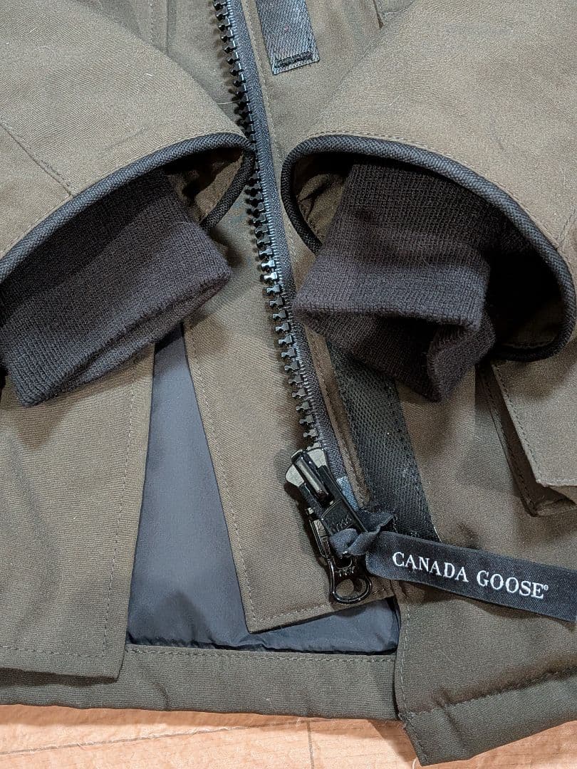   ダウンジャケット Mサイズ オリーブ