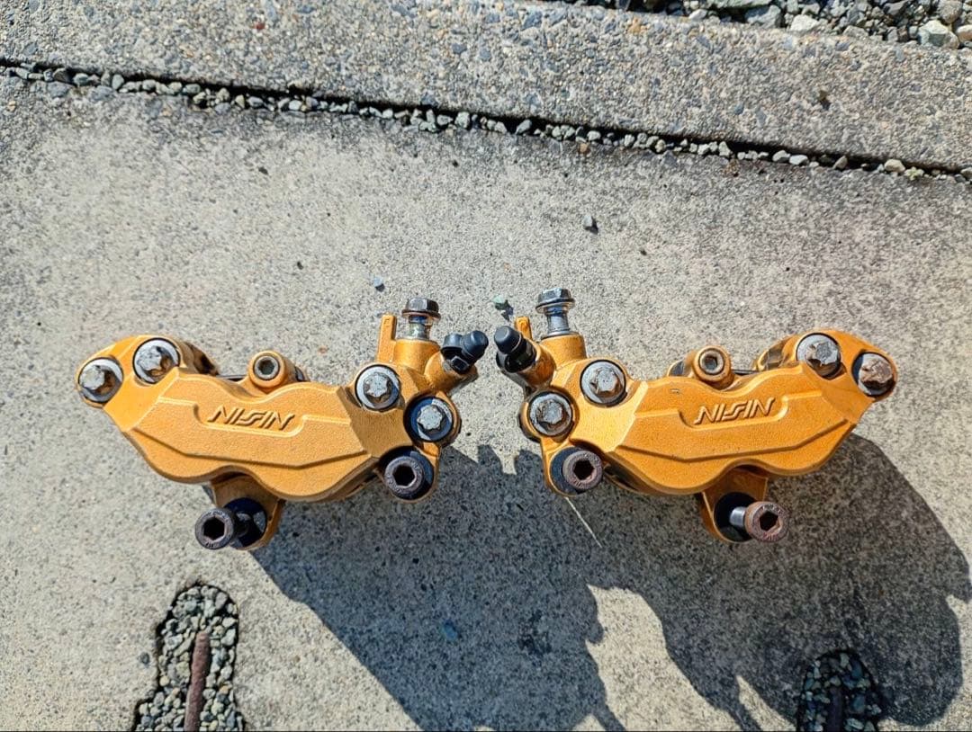 NISSIN 4POT フロントブレーキキャリパー 62mm GPZ900Rなど