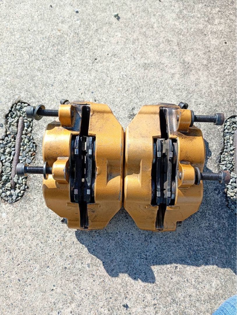 NISSIN 4POT フロントブレーキキャリパー 62mm GPZ900Rなど