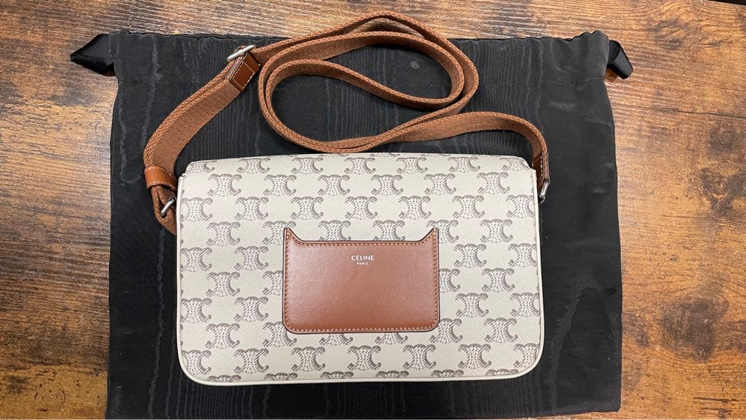 CELINE セリーヌ トリオンフ　フラップ　メッセンジャーバッグ