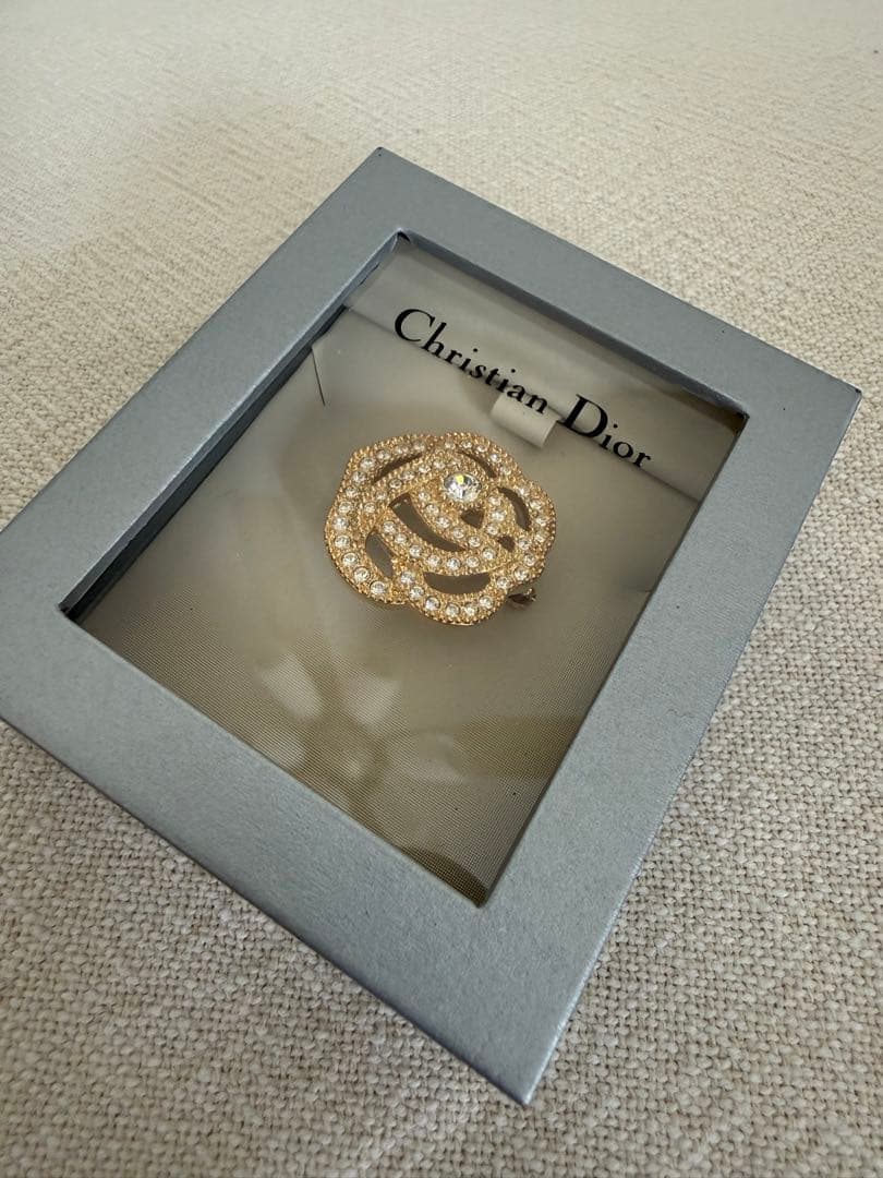 Christian Dior ローズモチーフ ブローチ