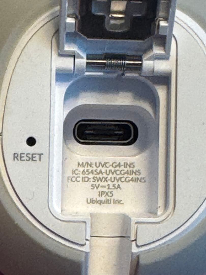 防犯カメラ Unifi G4 instant