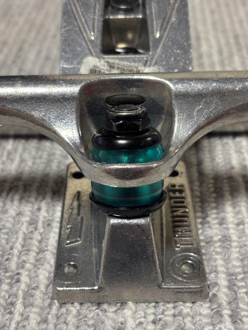 THUNDER トラック 147 HI 7.9-8.12inch