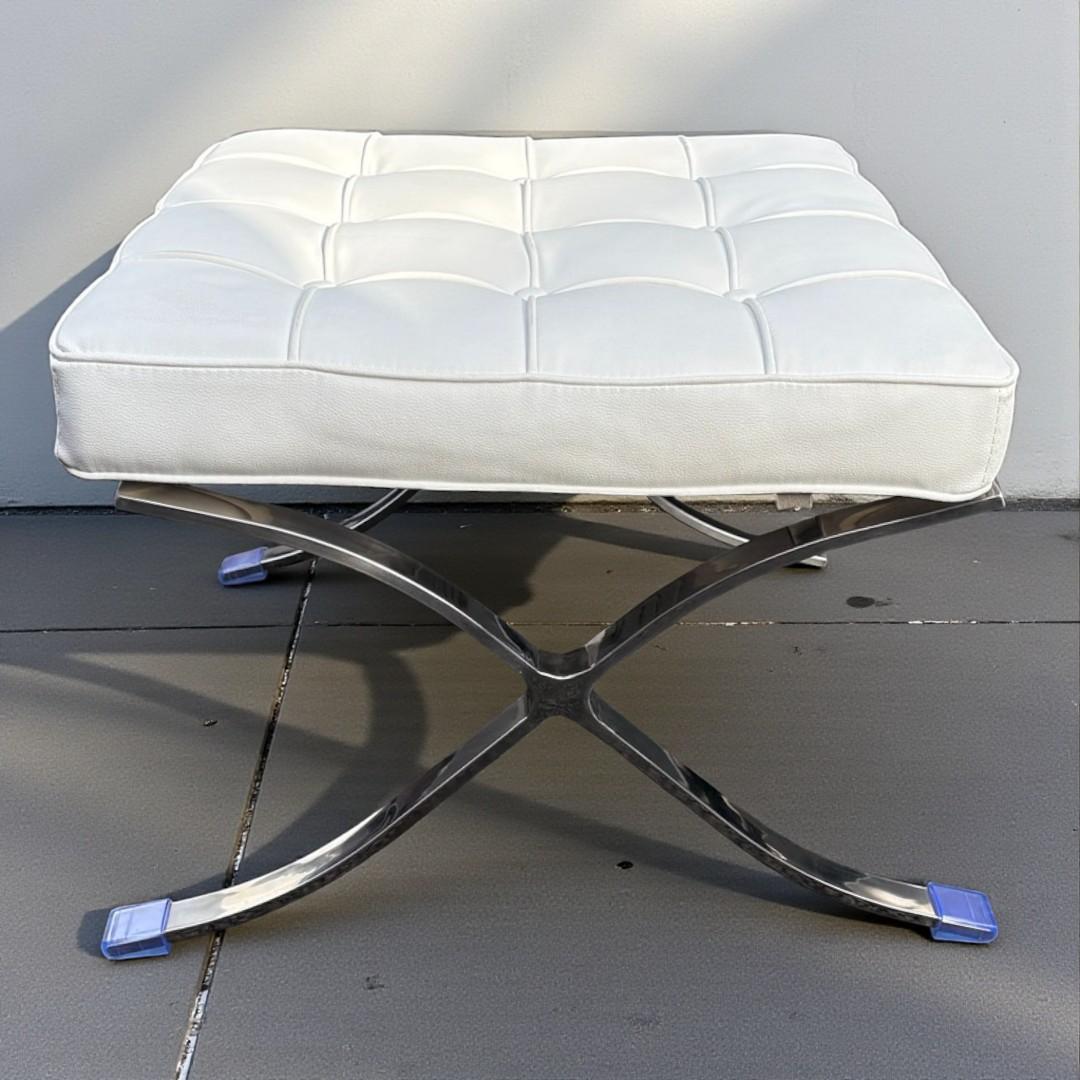 【新春セール】バルセロナ スツール オットマン ホワイト リプロダクト 送料込