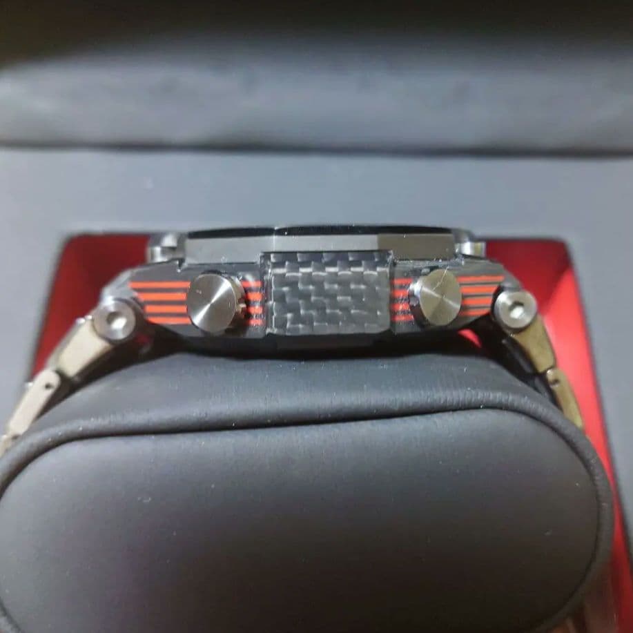 時計 MTG-B2000YBD-1AJF