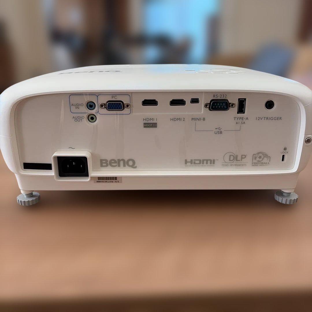 BenQ TK800 4K HDR プロジェクター 本体