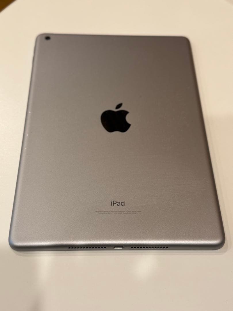 Apple iPad シルバー 本体 第6世代 32GB Wi-Fiモデル