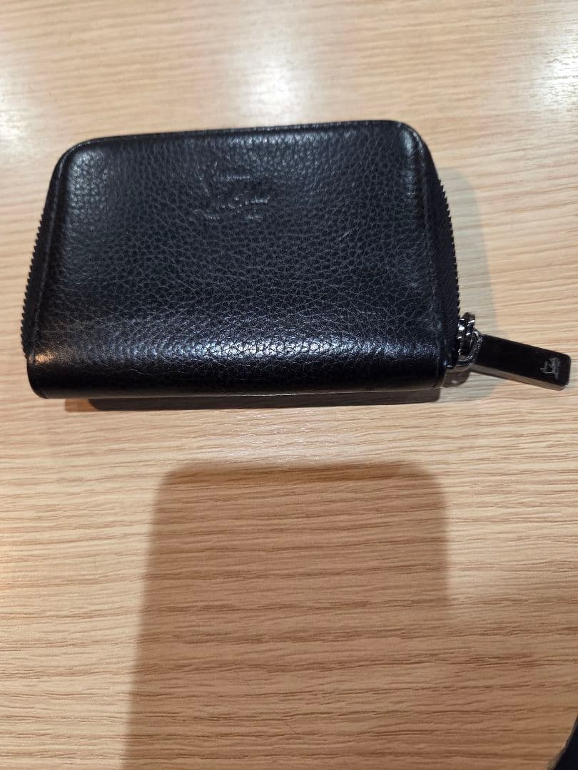 クリスチャンルブタン　バネトーネスタッズミニ財布　ケース