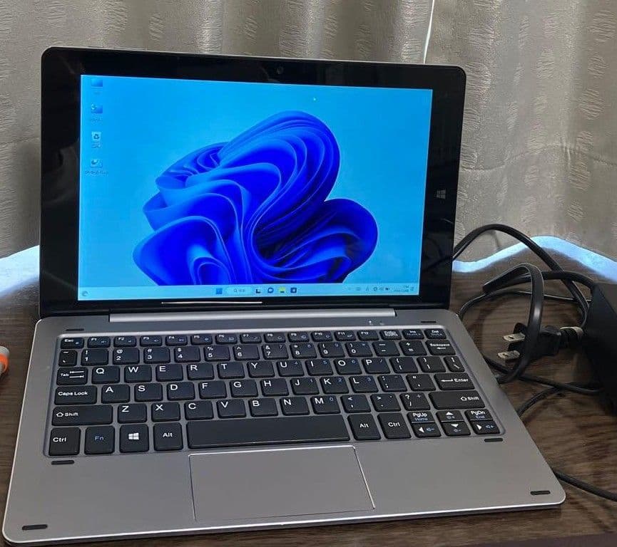 CHUWI Hi10 X 10.1インチ Windows 11キーボード付