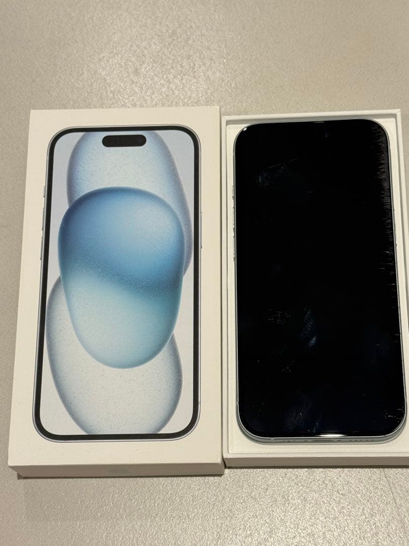 Apple iPhone 15 本体　256G SIMフリー