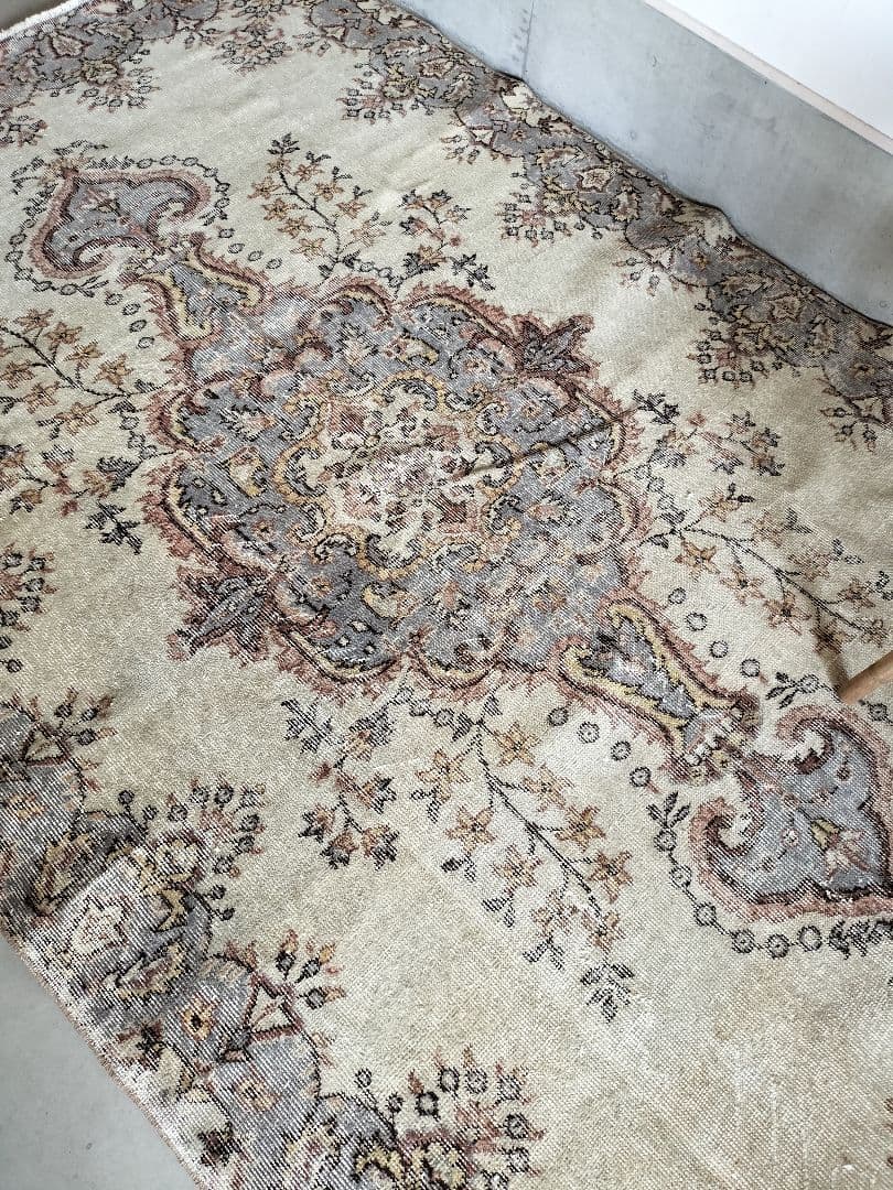 超大判/ベージュと淡いグレーのヴィンテージラグ　雅姫さんNo.636