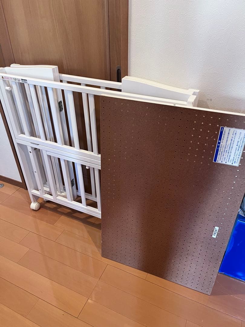 ホワイト木製ベビーベッド　カトージ　布団セット付き