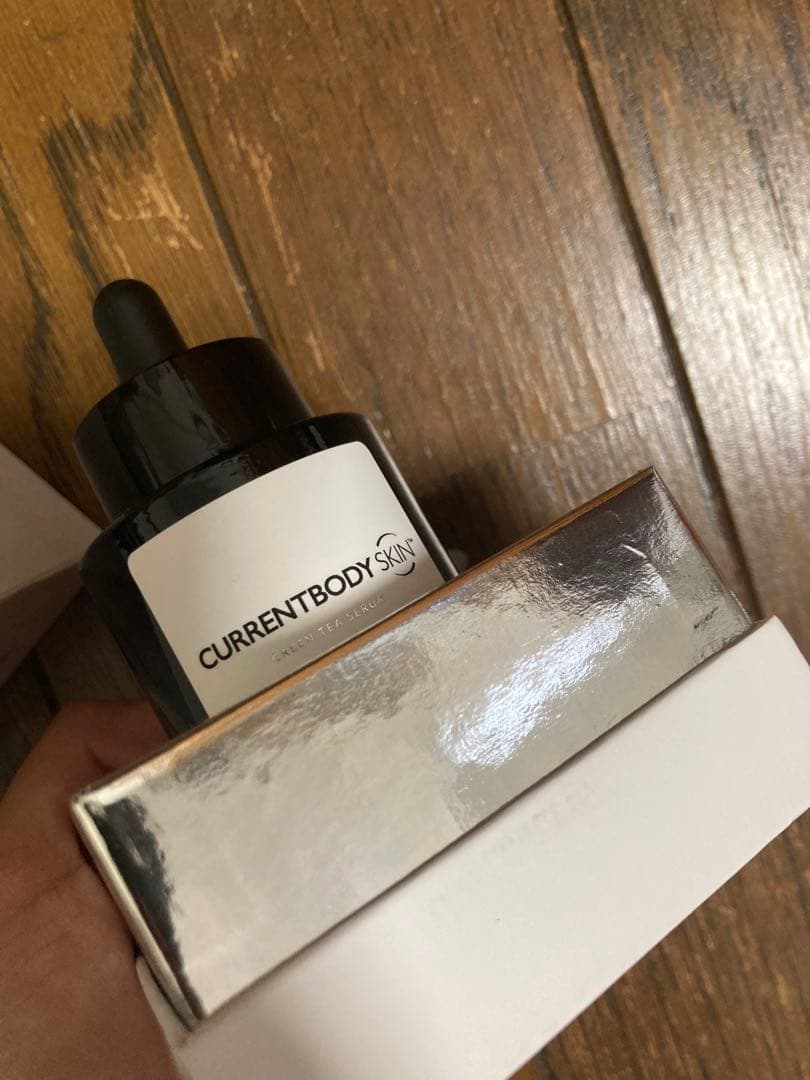 【新品】CurrentBody Skin グリーンティーセラム 30ml 2個
