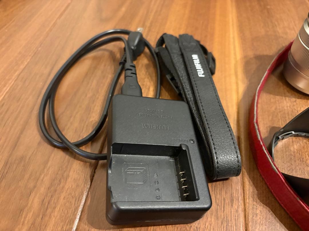 値下げ中古 美品FUJIFILM X-A1 16-50mm レンズキット レッド