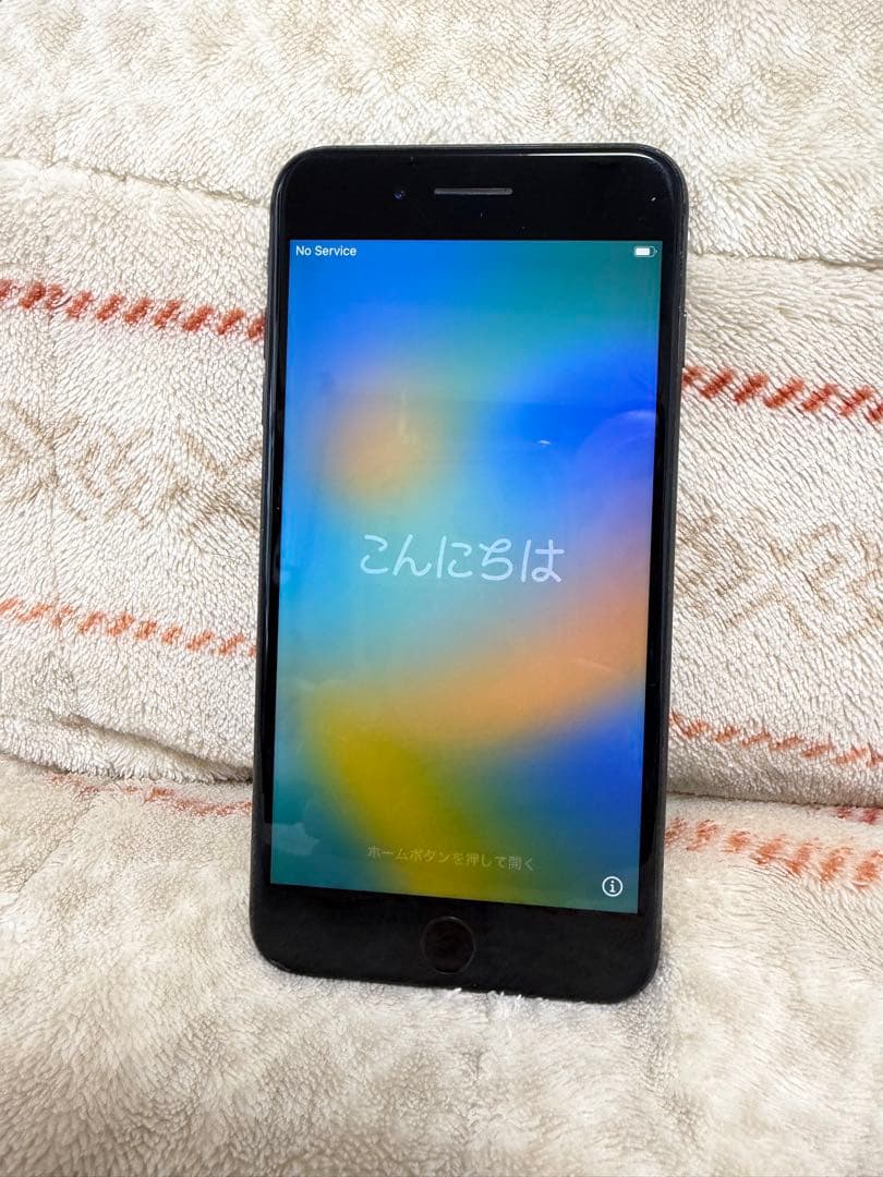 Apple iPhone 8プラス　スペースグレー