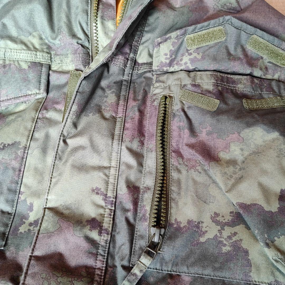 美品 BURTON 迷彩 スノーボードウェア 上下セット メンズM