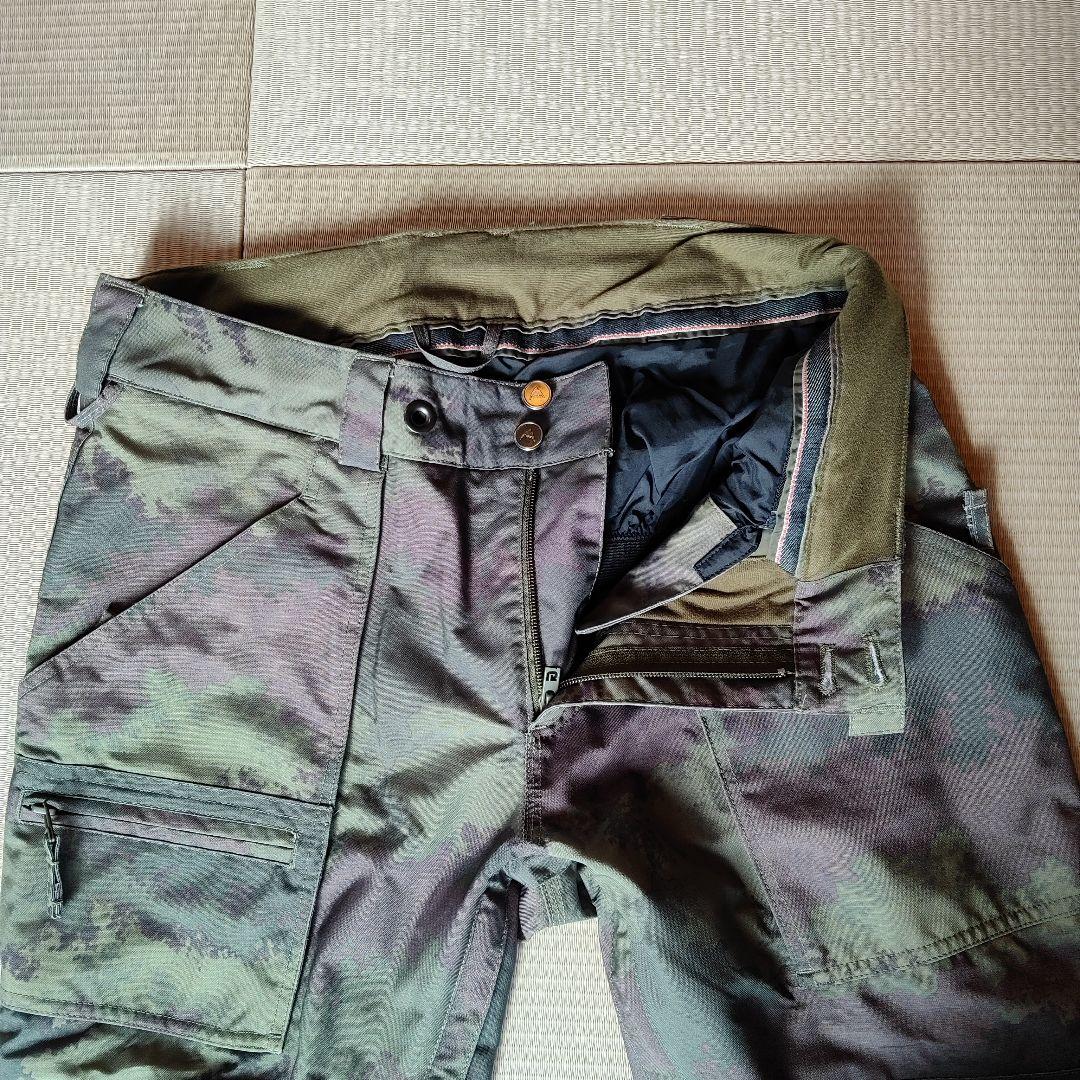 美品 BURTON 迷彩 スノーボードウェア 上下セット メンズM