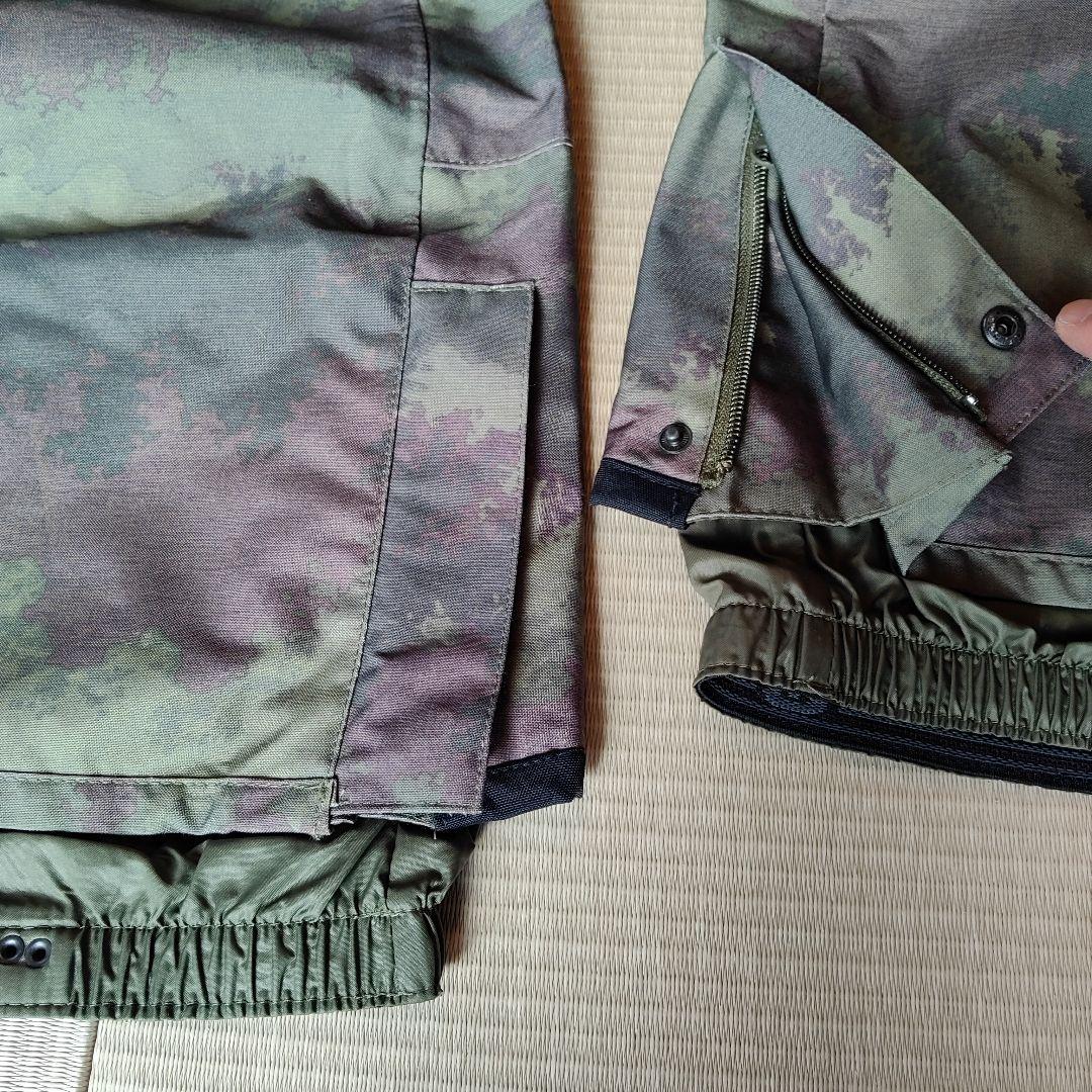 美品 BURTON 迷彩 スノーボードウェア 上下セット メンズM