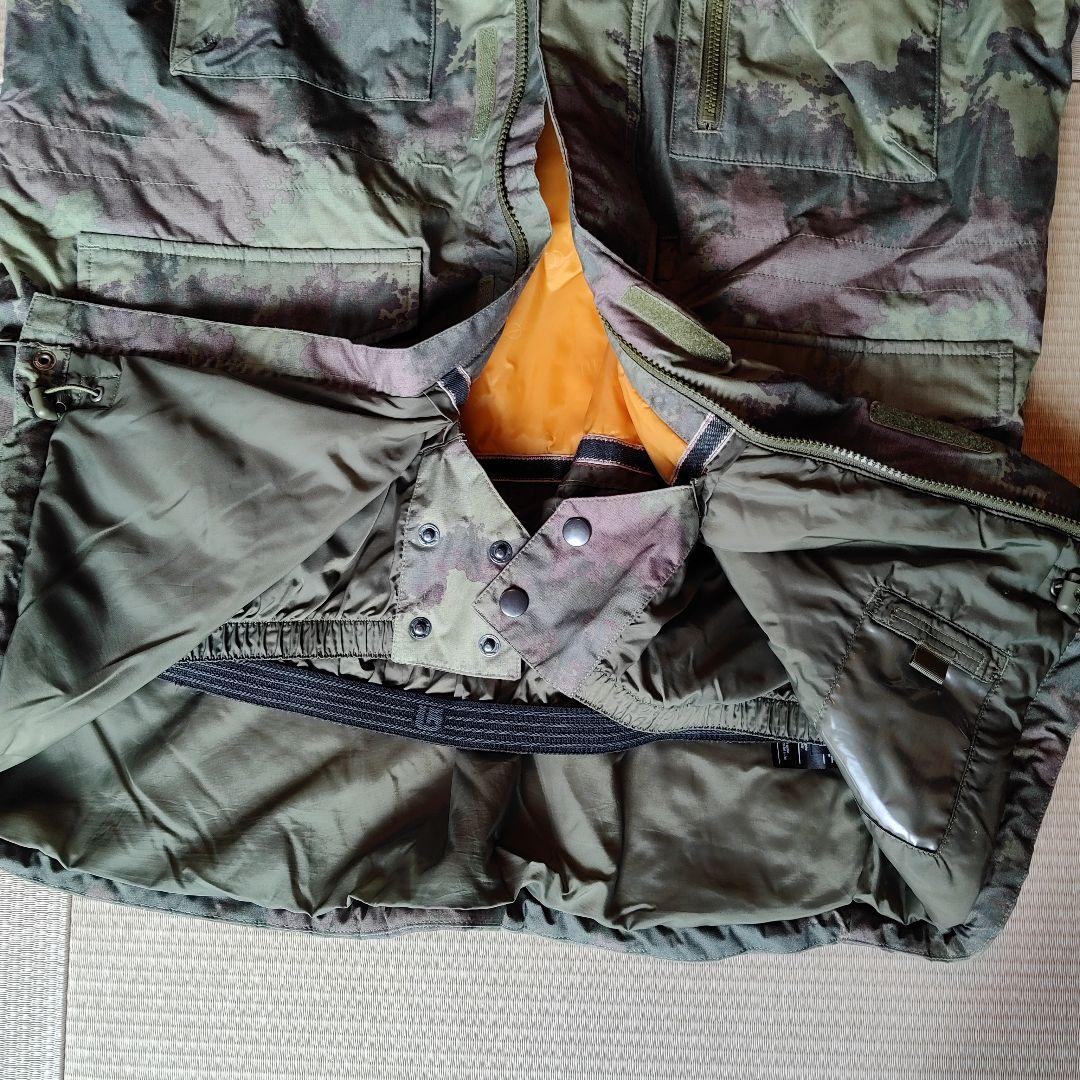 美品 BURTON 迷彩 スノーボードウェア 上下セット メンズM