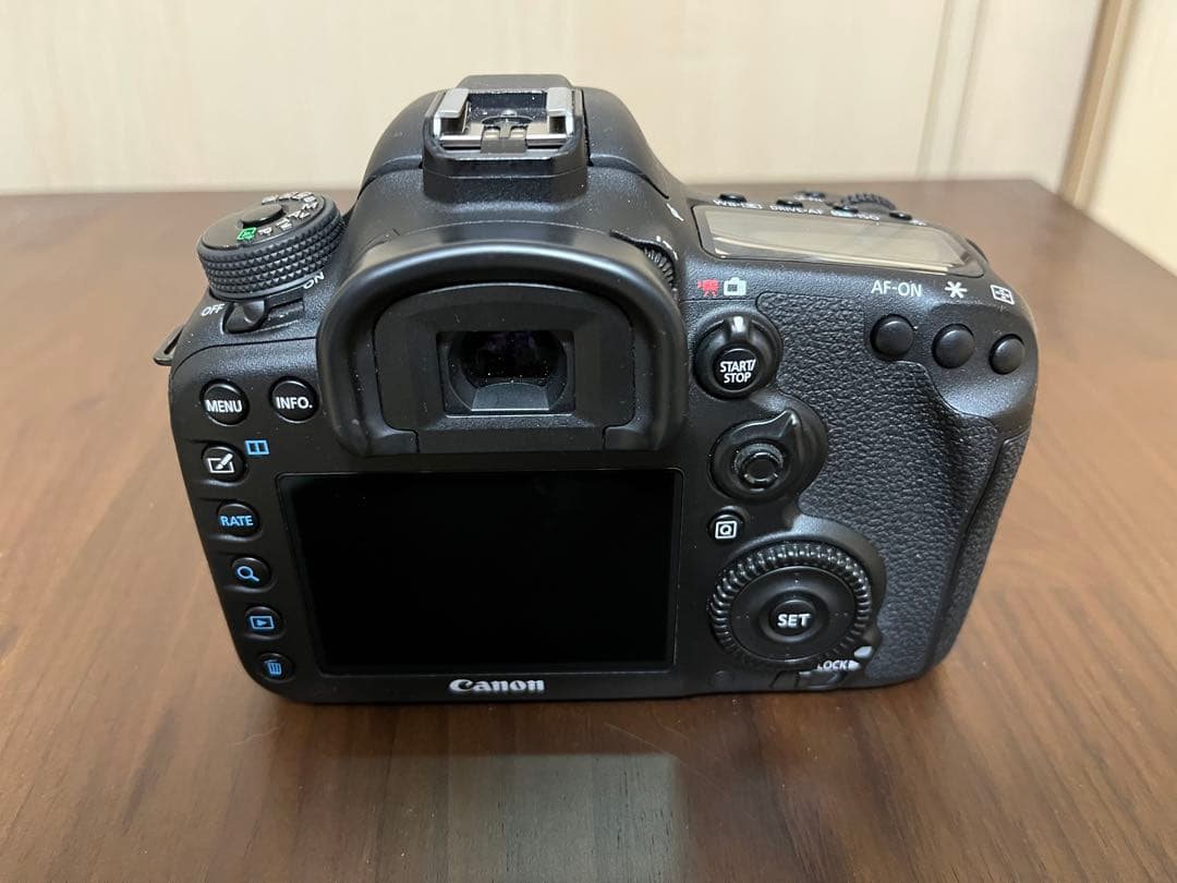 デジタルカメラ EOS 7D Mark II SIGMA 30mm f1.4 EX DC HSM