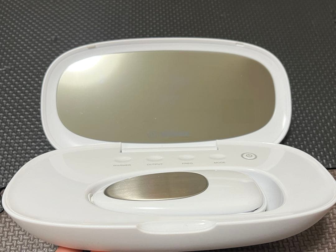 モイスティーヌ 美顔器 充電器・箱・化粧水等付き