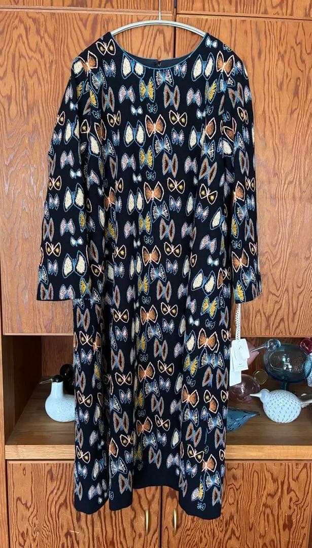 蝶刺繍 長袖ワンピース