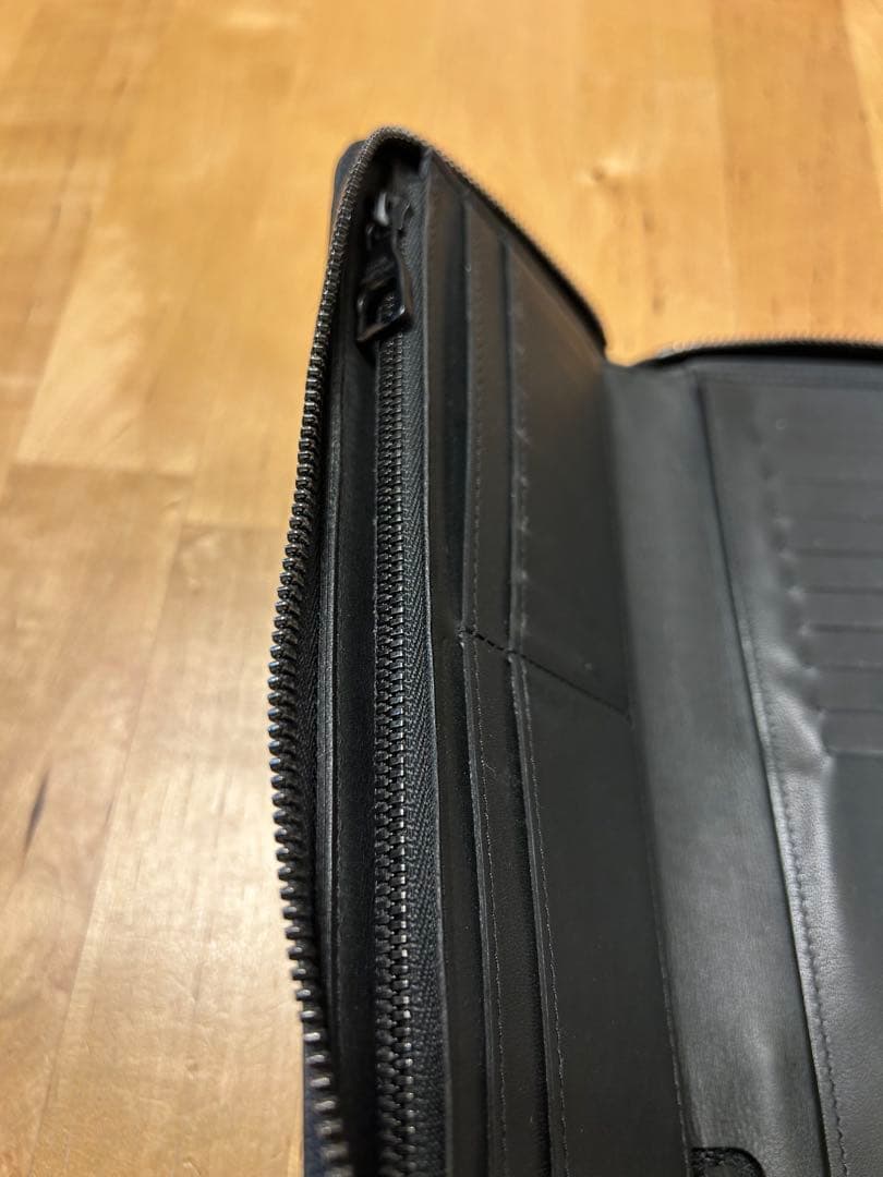 LOUIS VUITTON ブラックレザー長財布