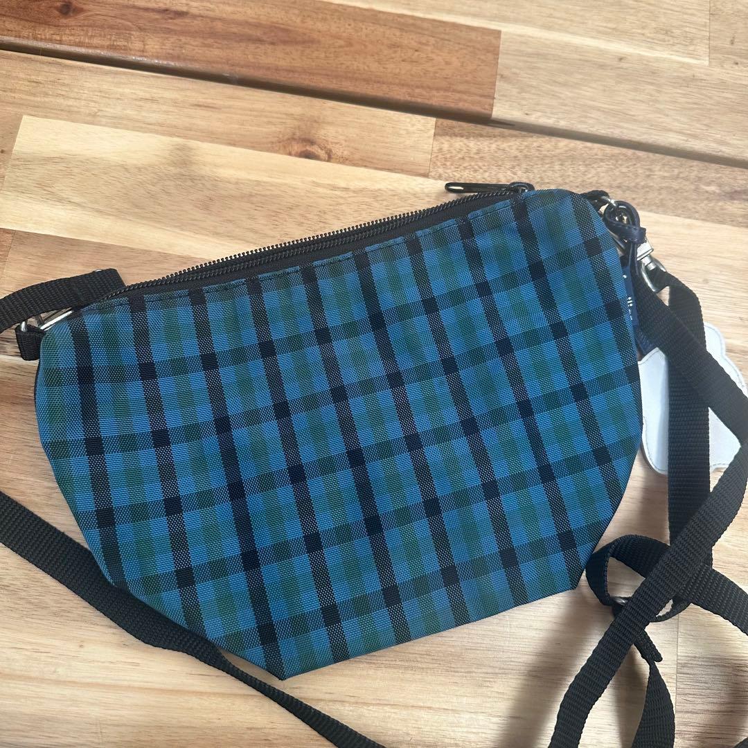ファミリア　舟形ポシェット　ブルーチェック