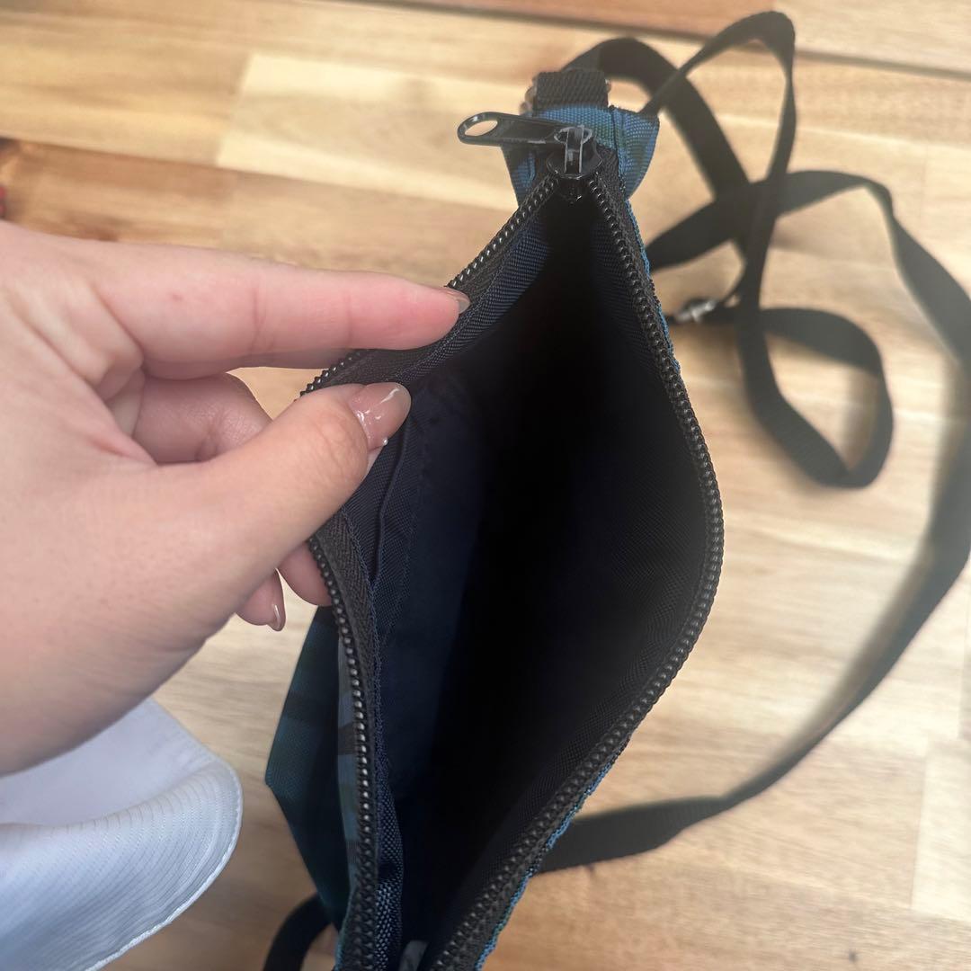 ファミリア　舟形ポシェット　ブルーチェック