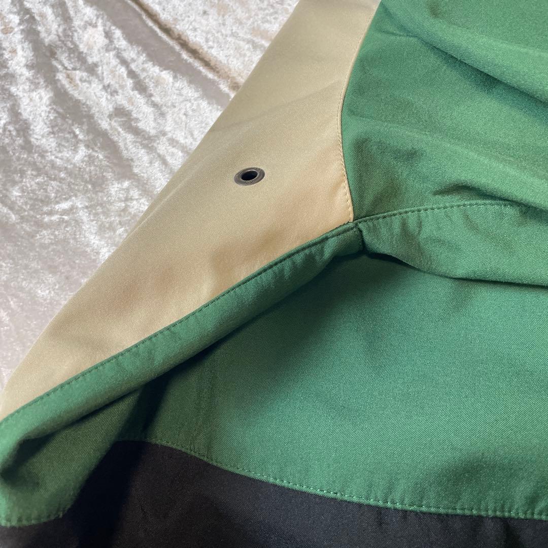 こ*️様 686 シックスエイトシックス　スノーボードウェア ジャケット　M