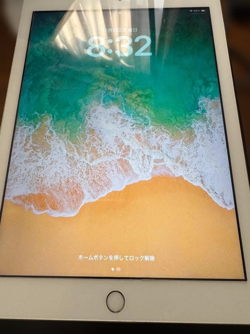美品　箱・付属品付き　iPad 第6世代 シルバー 本体32GB　wifiモデル