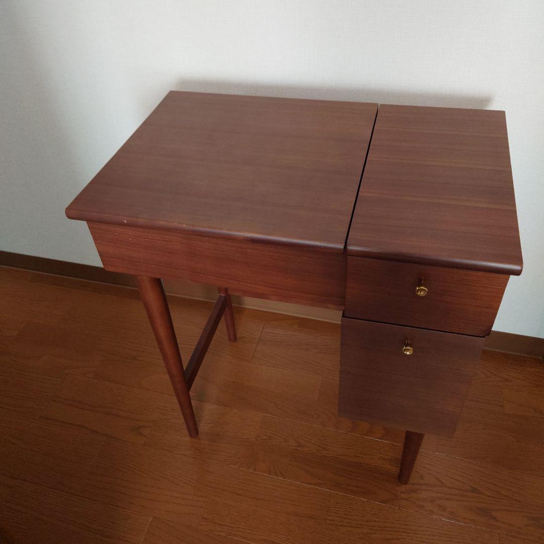 『emoエモ』ドレッサー