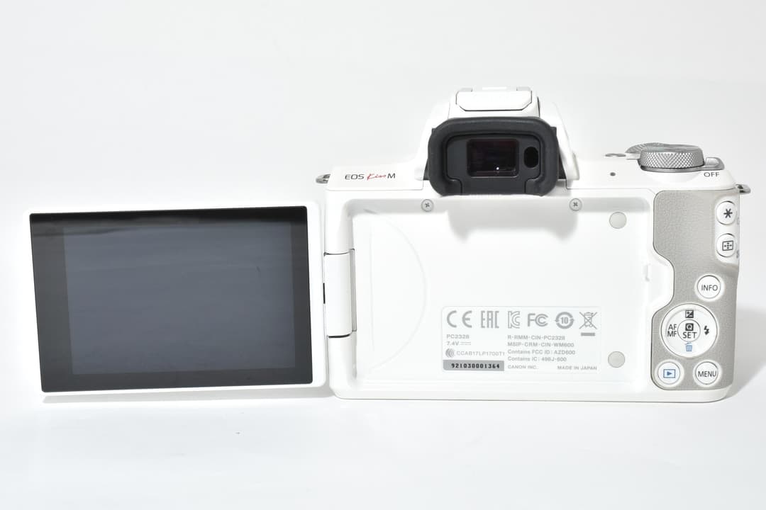 CANON EOS Kiss M ダブルズームキット C496