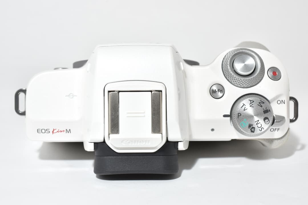 CANON EOS Kiss M ダブルズームキット C496