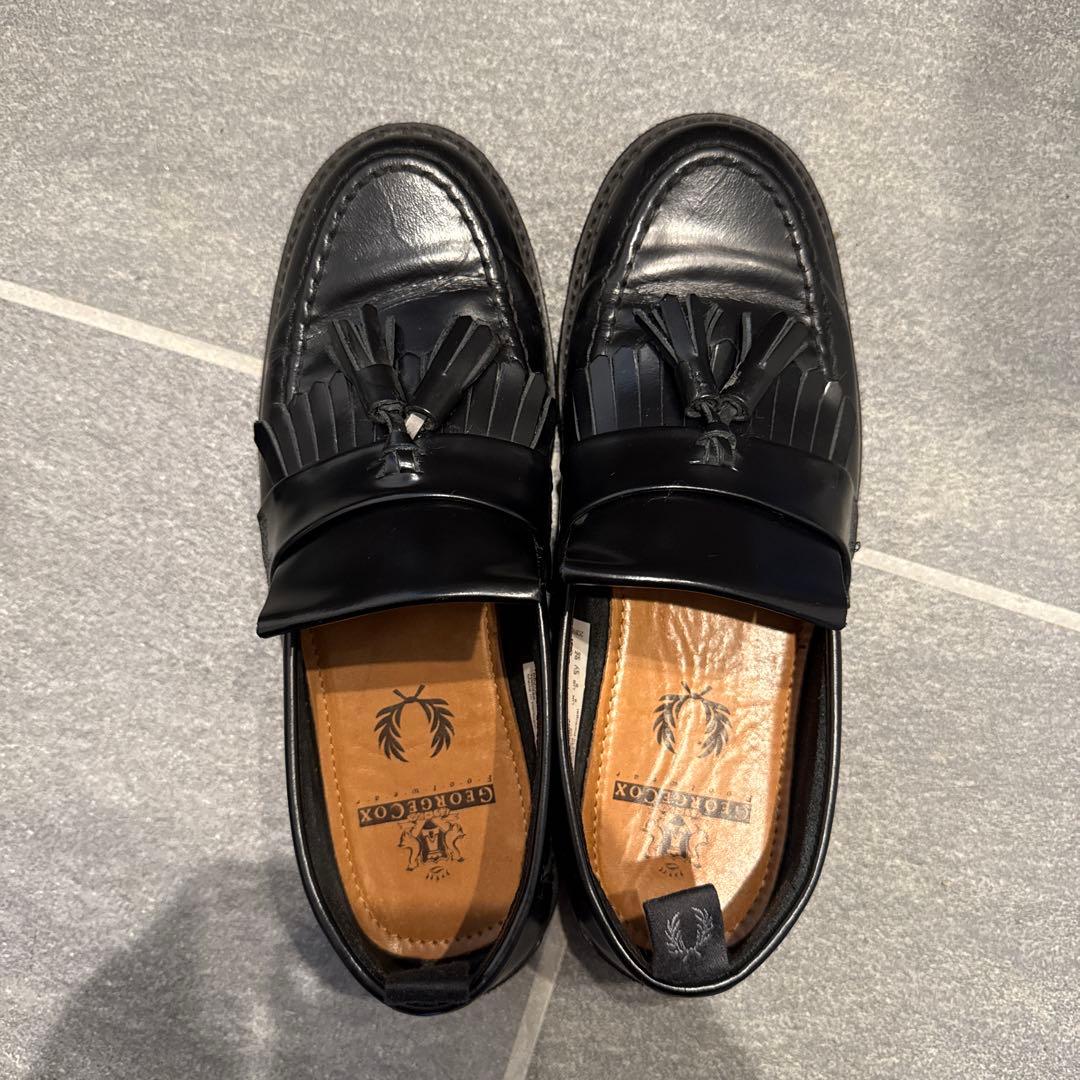 FRED PERRY e Coxコラボ　ローファー