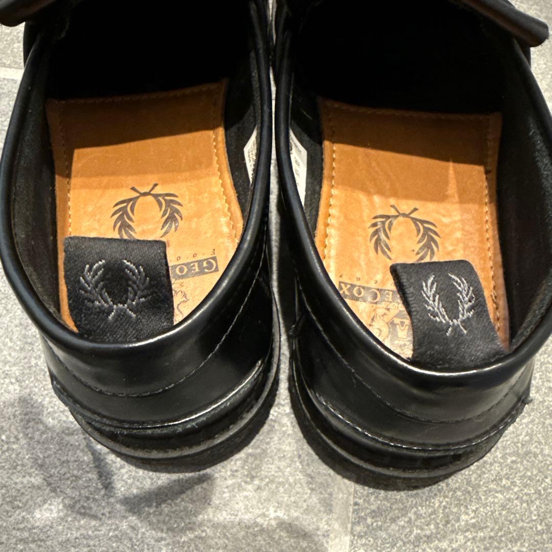 FRED PERRY e Coxコラボ　ローファー