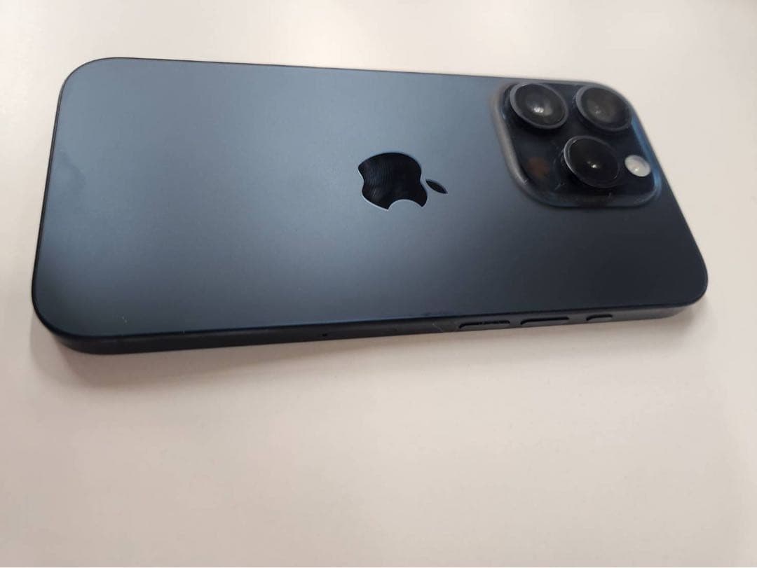 iphone15pro＆ルイヴィトン15pro携帯カバー