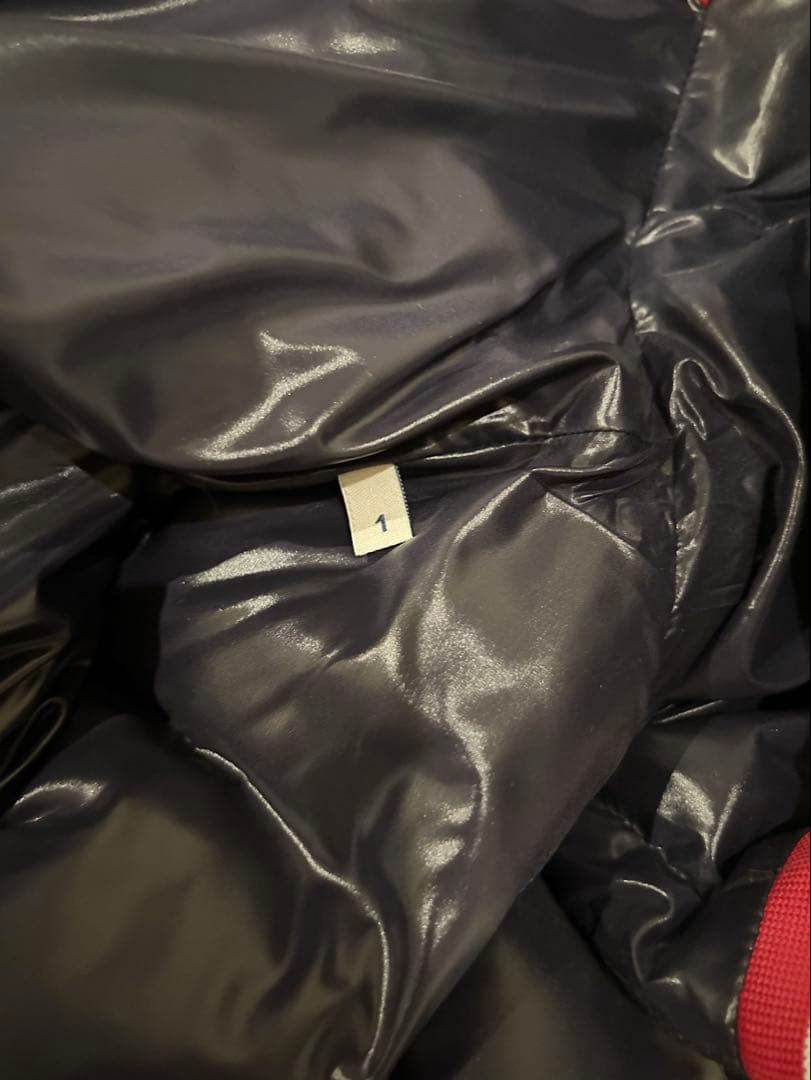 MONCLER ネイビー ダウンジャケット フード付き