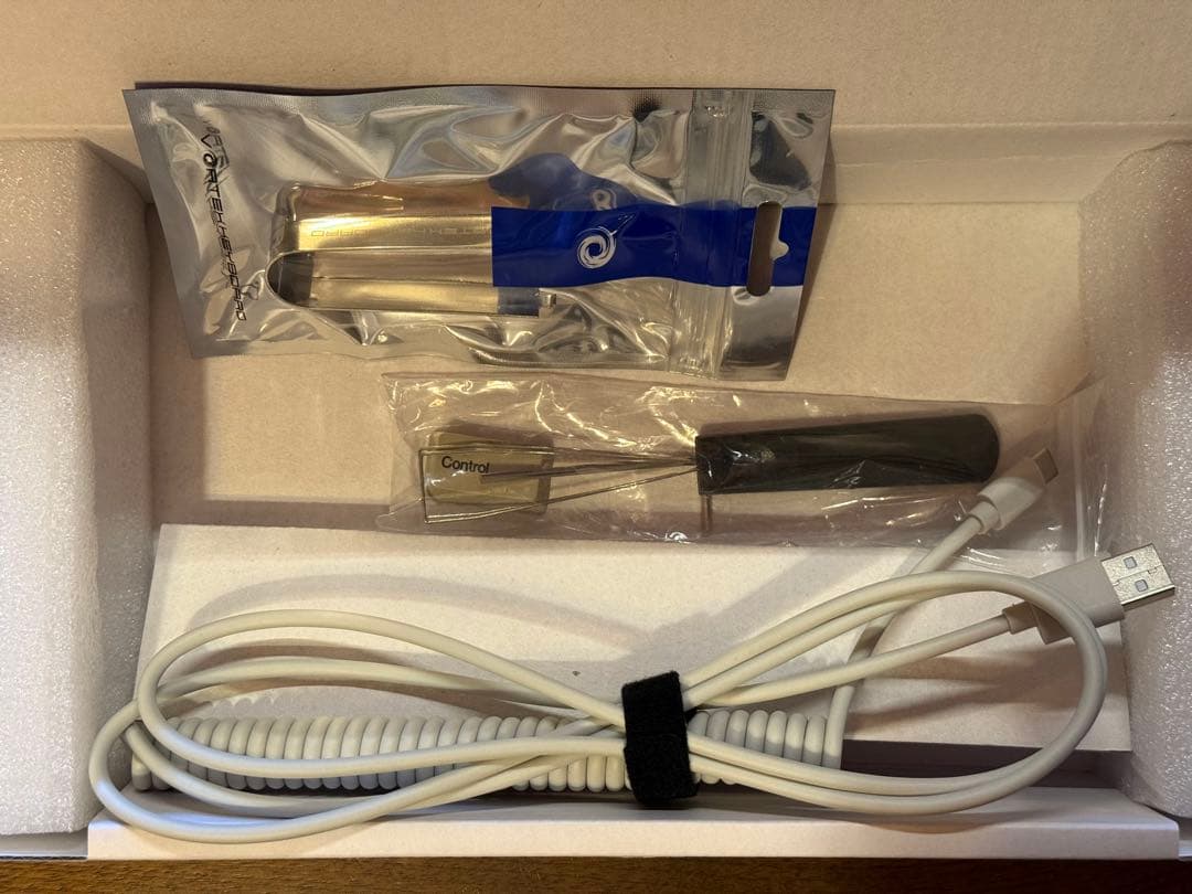 Vortex M0110 Triple-Mode メカニカルキーボード