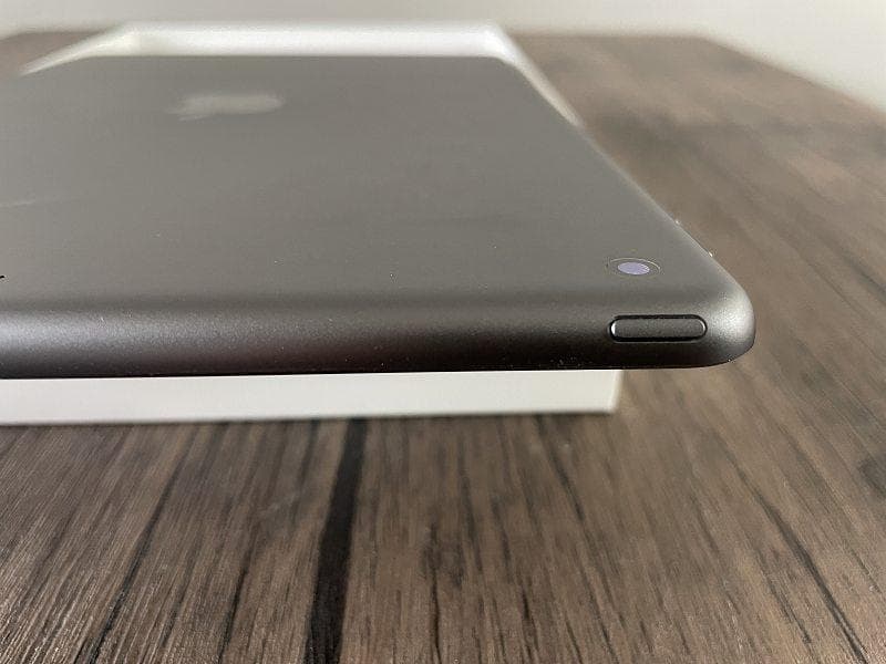 ⑤【美品】iPad Apple 第9世代　Wi-Fiモデル　64GB