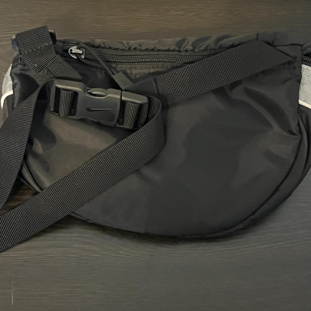 シュプリーム×ナイキ ウェストバッグ ショルダーバッグ ブラック シルバー